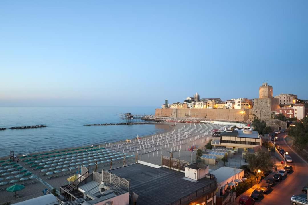La Finestra Sul Castello B&B Termoli Dış mekan fotoğraf