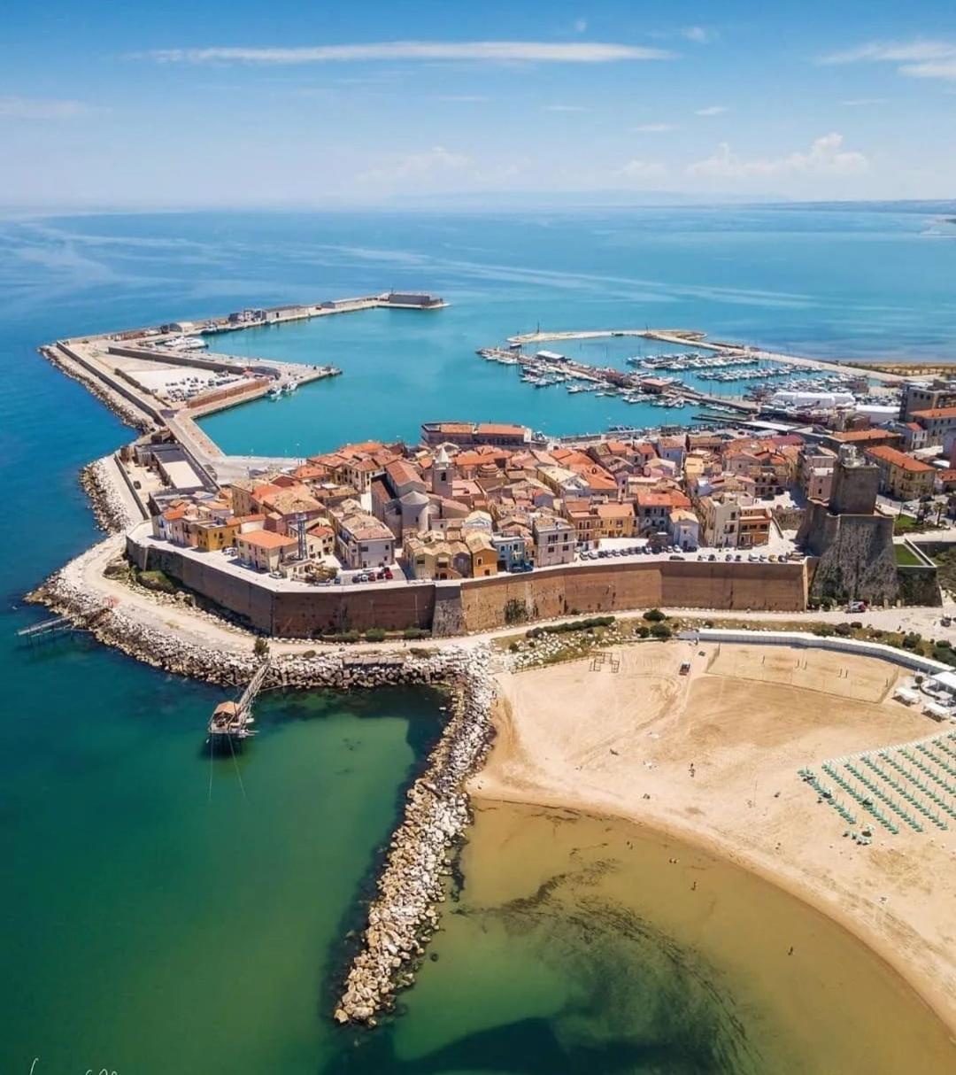 La Finestra Sul Castello B&B Termoli Dış mekan fotoğraf